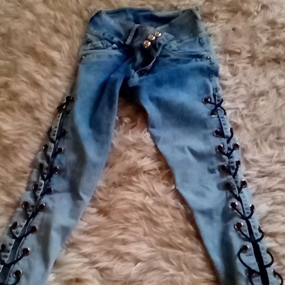 Stylish Blue Skinny Jeans with Side Detailing